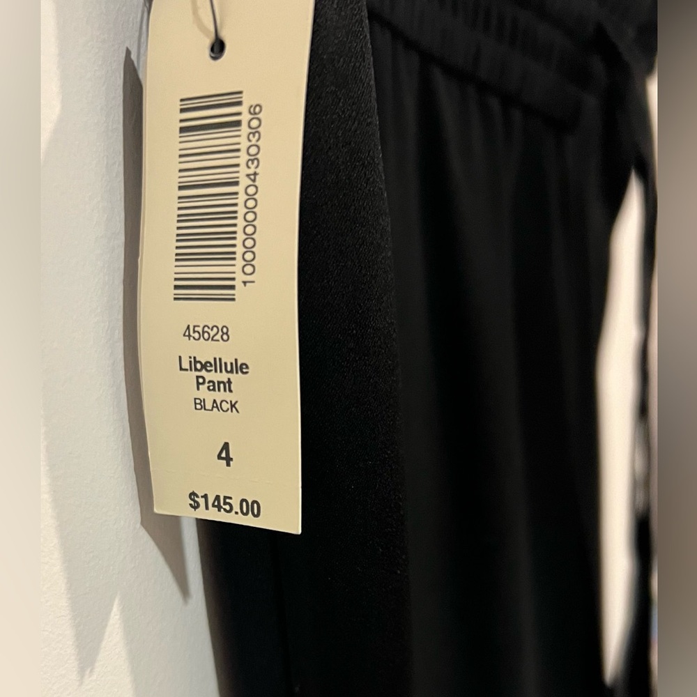 NWT Wilfred by aritzia jogger pants size 4